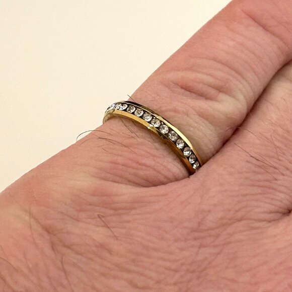 Gold Tone Ring with clear rhinestones, Size 7 Unisex - Picture 3 of 3